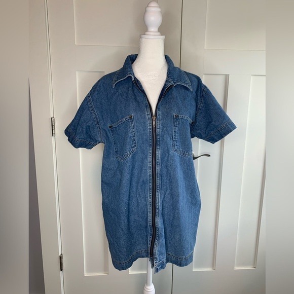 Vintage Tops - Vintage Denim Short Sleeve Top Full Zip Up Size Medium